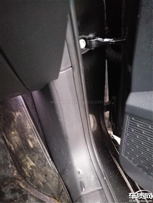 大众速腾副驾驶处漏水天窗关闭异常