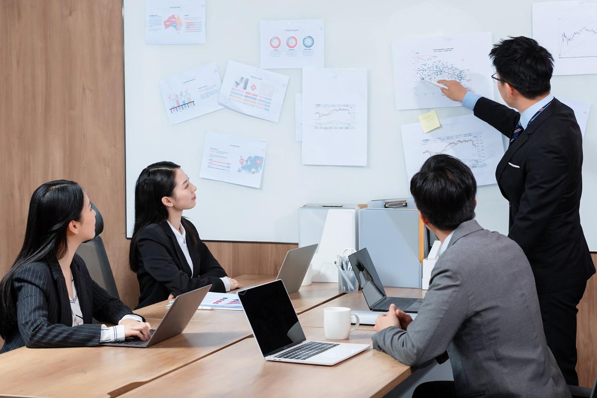 办公室会议真实图片大全办公室开会高清情景图片欣赏