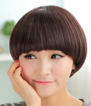 学生蘑菇头短发发型女 复古俏皮又可爱