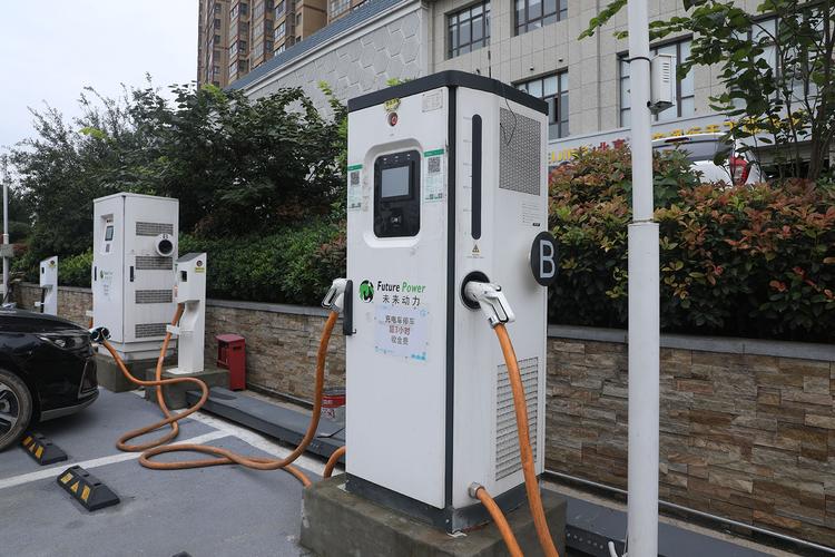 新闻中心>新能源汽车冬季出行须知> 尽量保每天使用车辆后及时充电