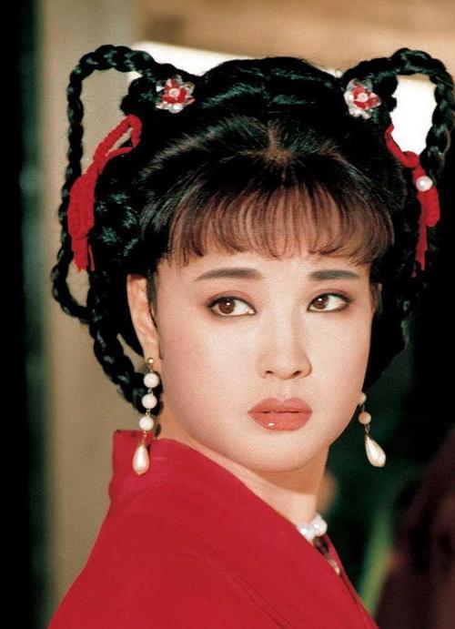 图为刘晓庆在《武则天》中少女时期造型,有肉感的脸充满了少女感