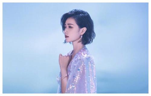 万茜新歌海洋风造型曝光,侧脸颜值仙气十足,人气高不是没有原因