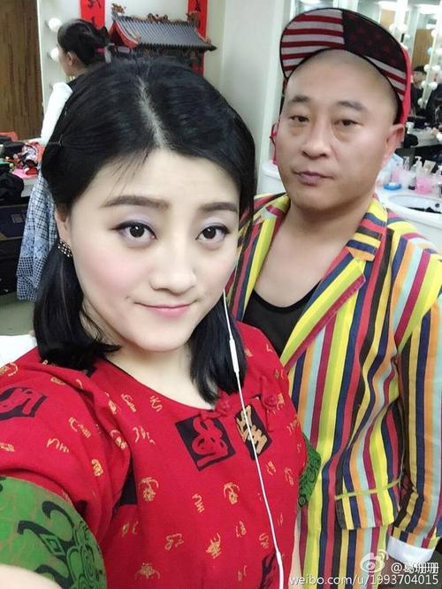 乡村爱情大饼脸王云,瘦成巴掌脸,老公居然是他!女儿长得真像她