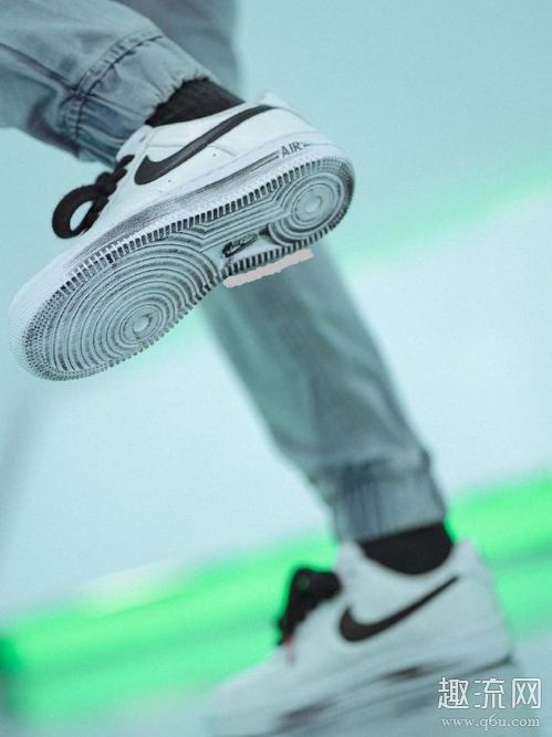 af1权志龙2.0上脚街拍图赏析 pmo x af1 权志龙2.0白色刮开是什么图案