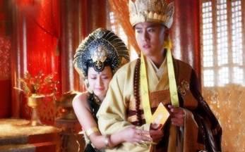      美女是不少的,表奉上《西游记》女儿国国王和青灵的