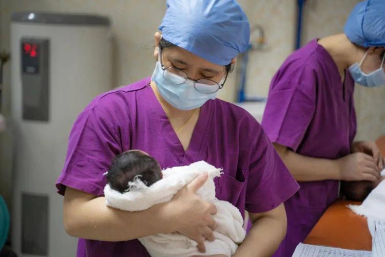 产房的助产士是做什么的?向这群可爱又伟大的人致敬!