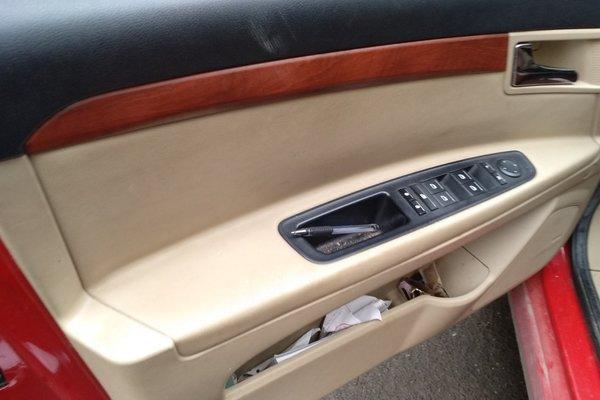 荣威-荣威350 2013款 350c 1.5l 手动迅捷版