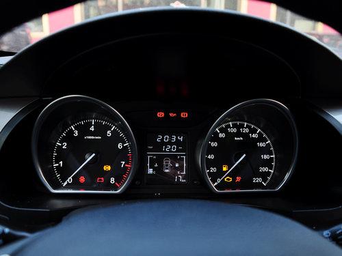 众泰1.5t 手动 方向盘后方仪表盘