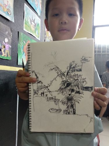 西街小学校区线描写生班《临摹风景》