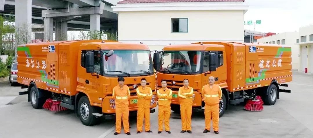 浦东公路养护打造路域绿色生态 宇通新能源环卫车实力
