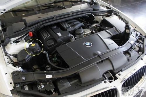 冷却液加注口的位置; 冷却液加注口的位置_宝马3系论坛_宝马论坛_xcar