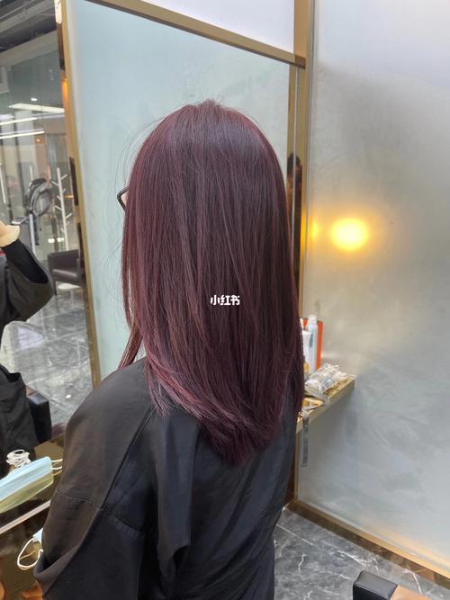 李子色_显白_发色分享_时尚_发型