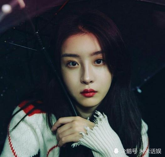 赵小棠的"婚纱写真"火了,披上头纱后,意外成全网最美新娘