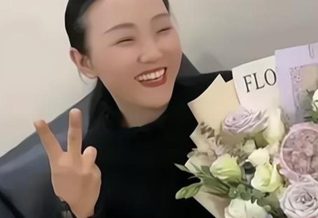 孙卓妈妈罕见开直播称已租到四房房租一万四表示不会直播带货