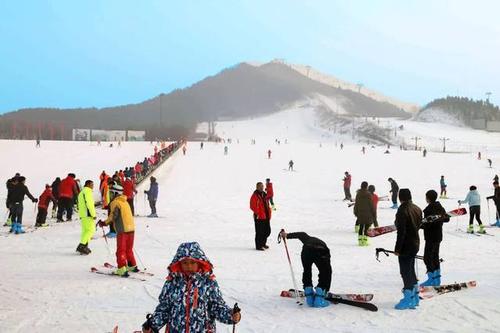 抢票| 张镇莲花山滑雪场即将"开板儿"200张门票免费抢