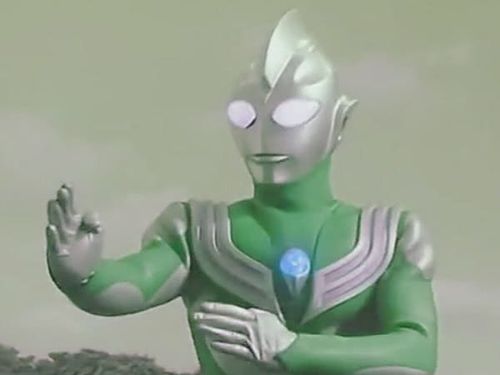 这是迪迦的什么形态?一身绿色亮瞎眼,网友:大古和丽娜有问题?