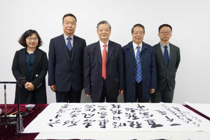 国医大师王琦教授应邀莅临中医学院指导工作并主讲"杏林讲堂"