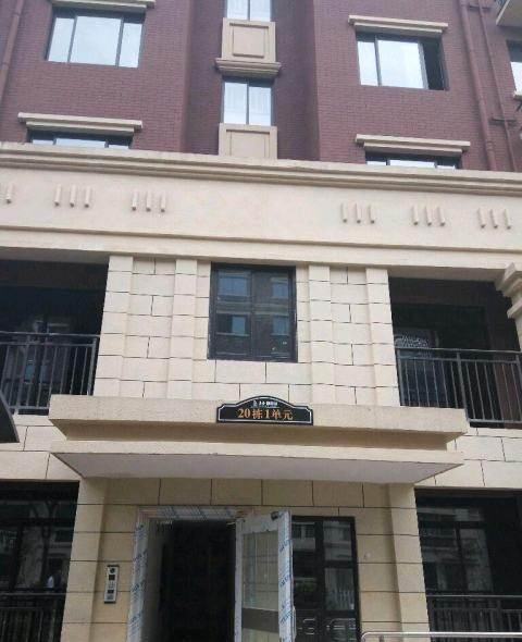 金寨御景园3室2厅2卫1000元