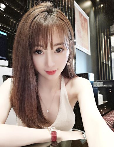 网红"祖师爷"程琳复出,曾经80,90后的宅男女神