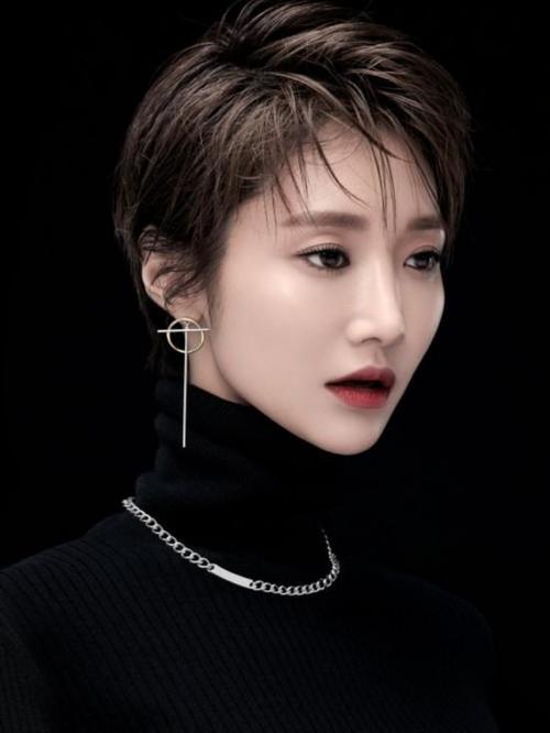 韩国最美短发美女高俊熙的成长之路