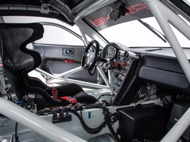 500马力猛兽 新款911 gt3 r赛车发布