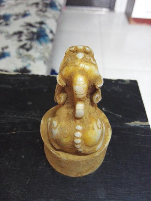 一个乾隆玉狮子印章大家帮看看!