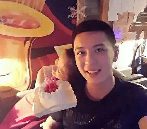 辽宁杨鸣老婆是干什么的