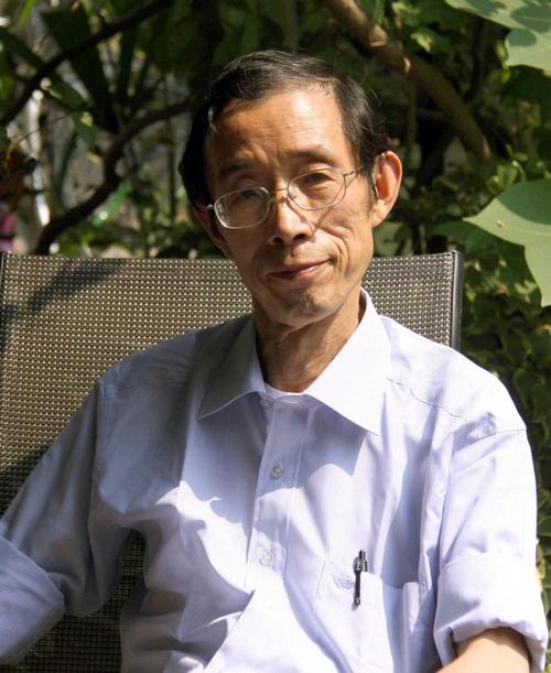 根源就是在一些大学教授身上,他们的行为准则,所作所为,对"三观建立中