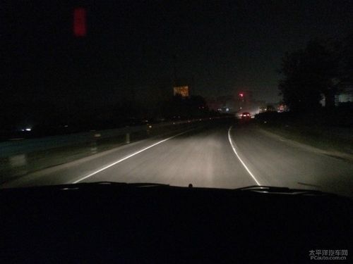 锋范原车灯光夜晚路照效果