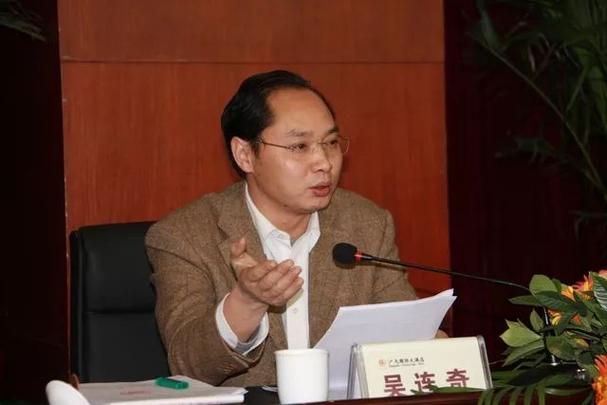 省会公安局长认罪态度差遭重判,曾打落副手牙齿