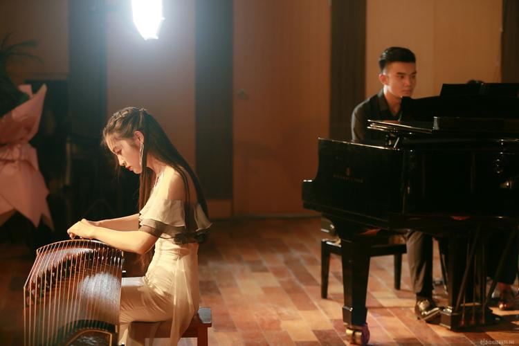 " 王建民作曲的古筝曲《枫桥夜泊》来源于唐朝诗人张继同名七言绝句