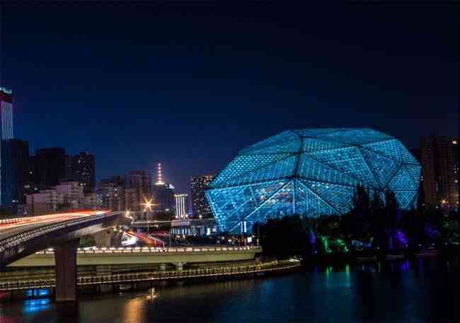 盛京大剧院-"去浑南那边,经常都会路过盛京大剧院,.