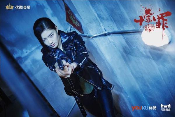 在《十宗罪》中,四人组成的蜘蛛特案组分工职能明确,张翰饰演的画龙