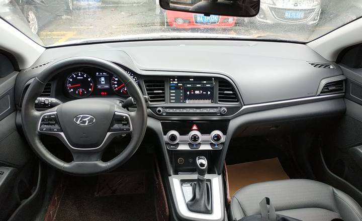 现代 领动 2019款 1.5l cvt智炫·精英型