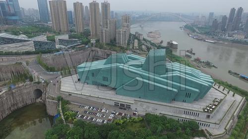 航拍重庆大剧院千厮门大桥夜景等标志建筑_3840x2160_高清视频素材