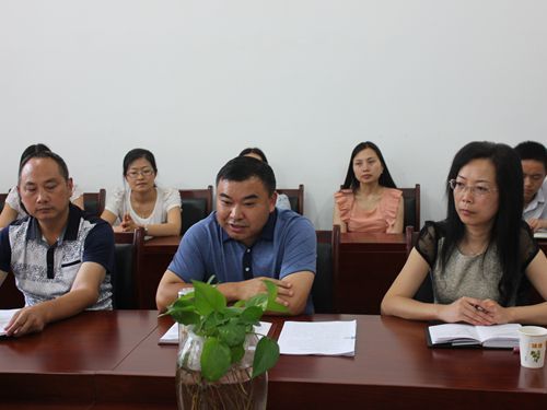 县委副书记,县长周建华调研芦山高中教育工作
