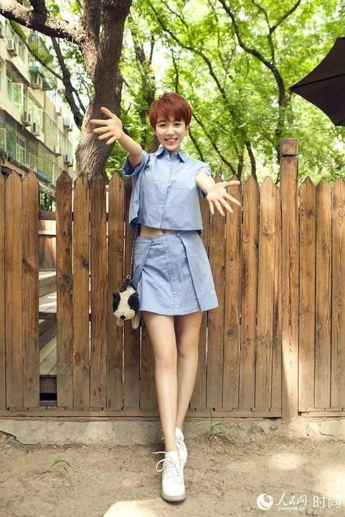 事业再次开花2020年,姜妍出演了央视抗疫题材系列剧《最美逆行者》