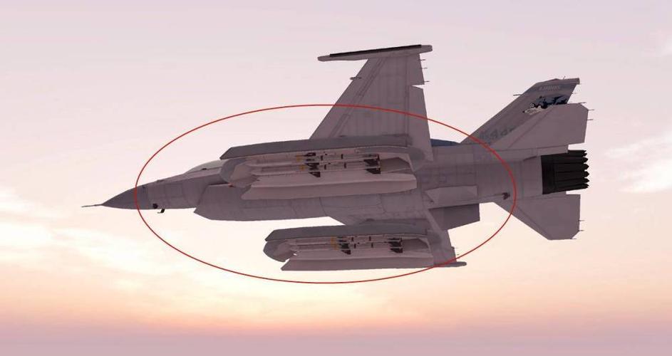 携带另一种茧式武器舱的隐身版f16