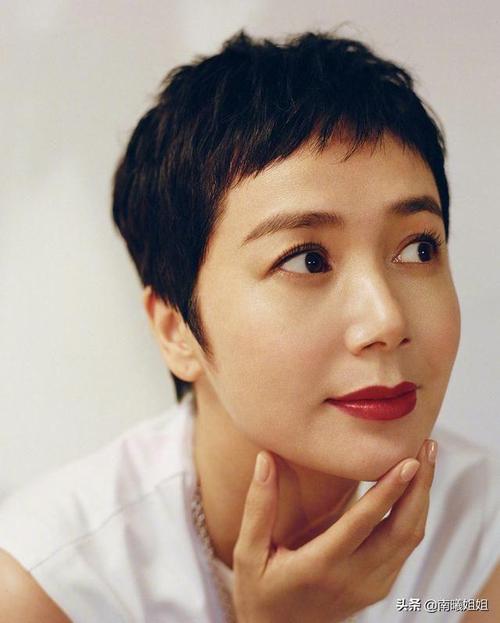 女人40岁后别再剪短发了今夏流行这4种发型减龄显气质