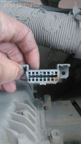 2700 | 回复: 5 五菱之光论坛 跪求那位大侠上一下06年6371电脑板插头