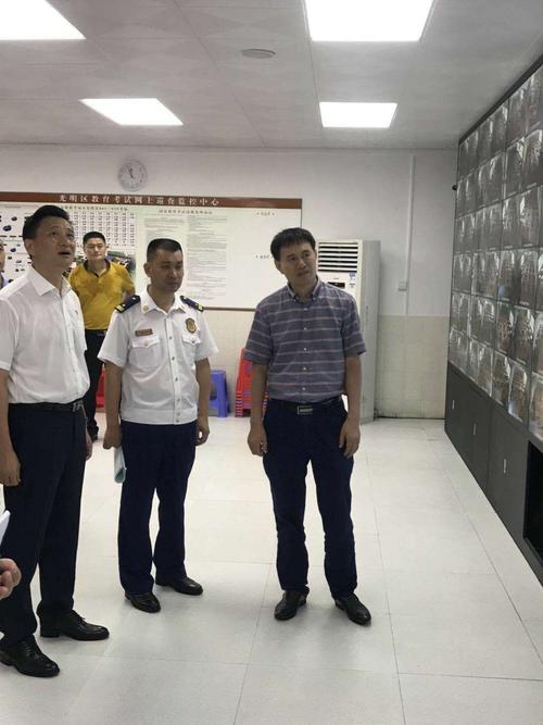 市公安局纪检组组长张松深入光明区高级中学检查高考前消防安保工作