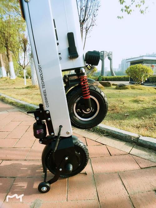 测评:ftn轻便折叠电动车怎么样,整个车还是很轻巧的,比较认