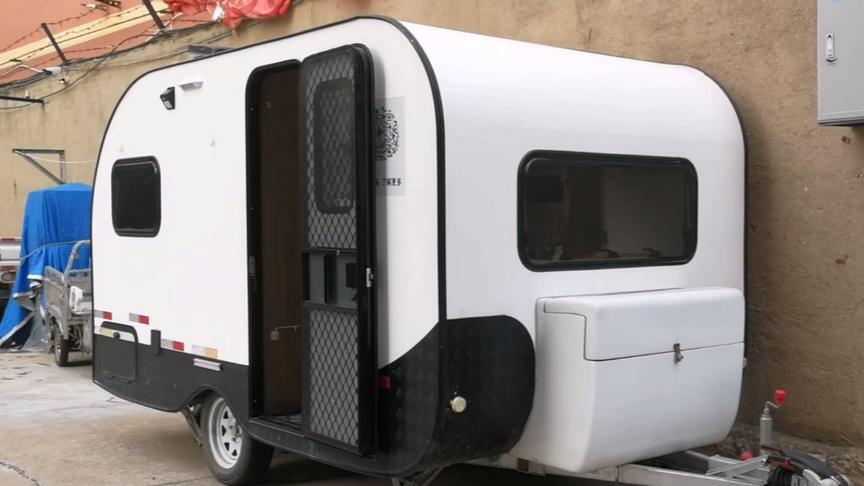 车主转让一辆玩了一年的拖挂房车,物美价廉,喜欢的朋友不要错过