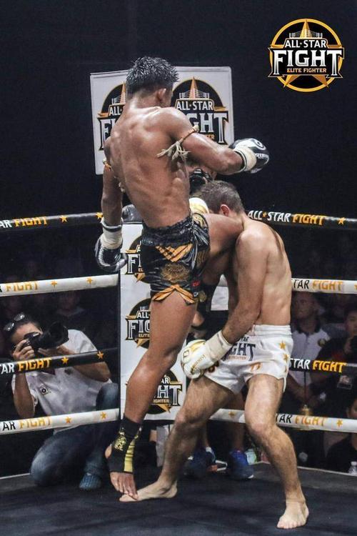 泰拳王播求击败乌克兰拳王斩获四连胜,三战武僧一龙有望上演