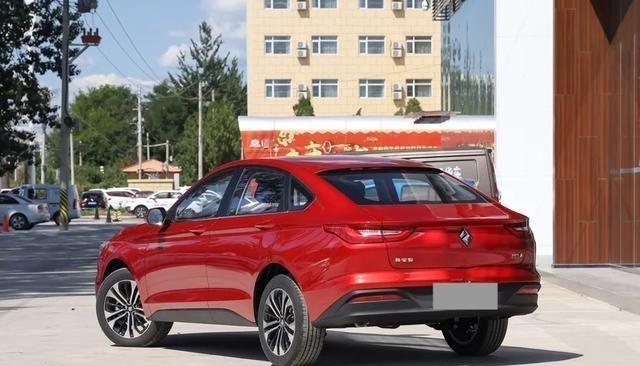 新宝骏rc-6,车长4米9左右,轴距2.8米中型车的尺寸