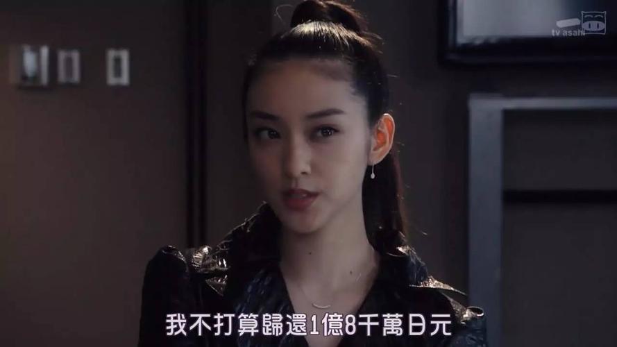 作为世界三大推理文学宗师之一,松本清张喜欢用犯罪,来 近距离探究