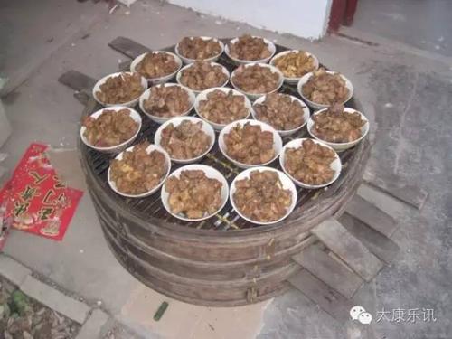 太康实拍农村婚礼和婚宴,仪式规矩多,酒席肉更多!