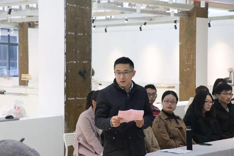李向锋副书记介绍评审情况