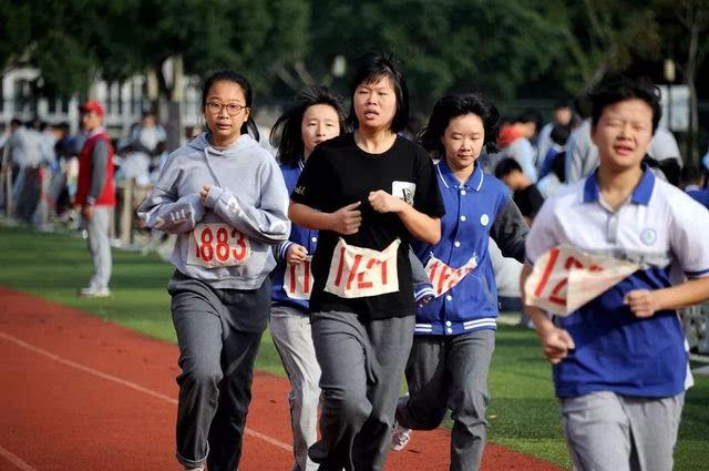 上海工商信息学校第十七届校园运动会部分场景掠影 【次序不分先后】