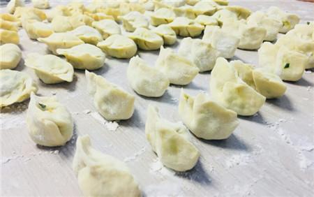 包饺子成果展示丰盛的饺子节午宴准备好了过冬至,不仅是体验包饺子